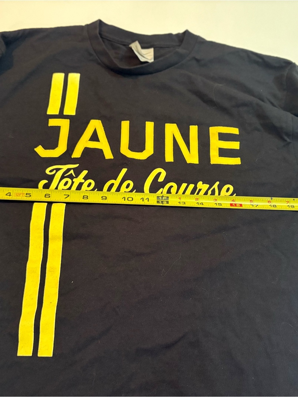Nike Black Short Sleeve Tee with Yellow 'JAUNE Tête de Course' Graphic | Size L - Picture 7 of 9